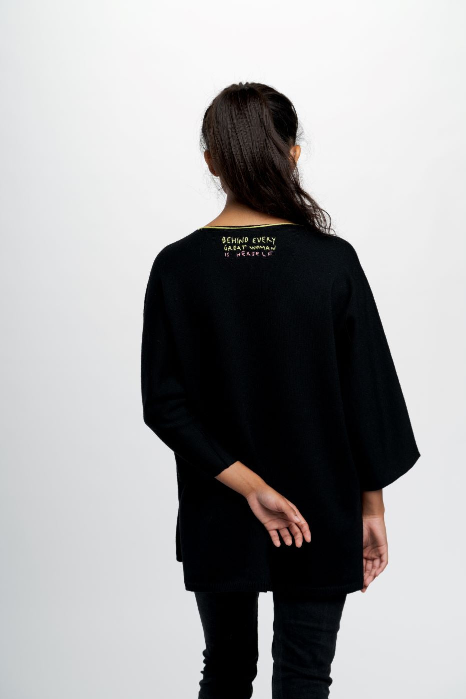 MAGLIA KIMONO NERO BEHIND EVERY GREAT WOMAN