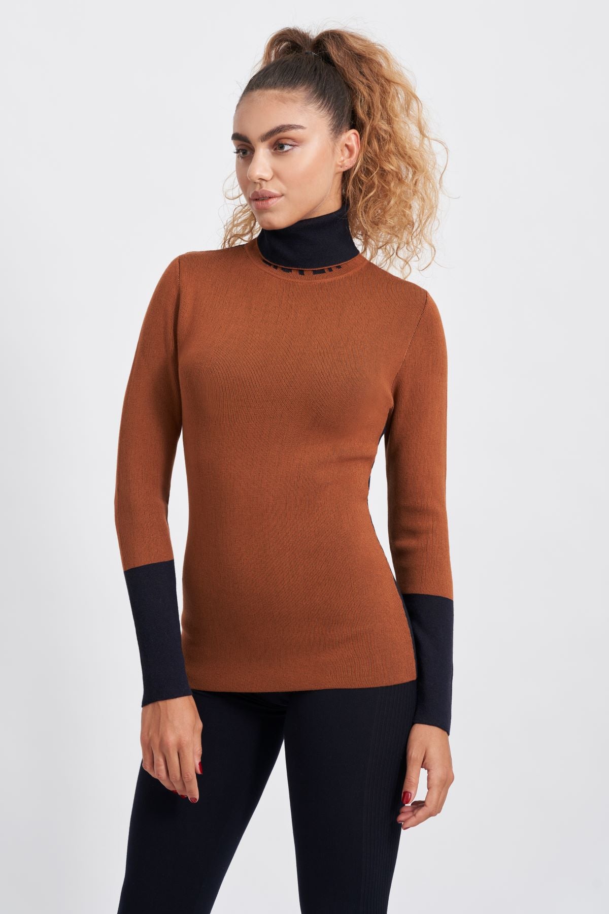 Maglia dolcevita a micro-costine lana merino e eco-viscosa BOLD